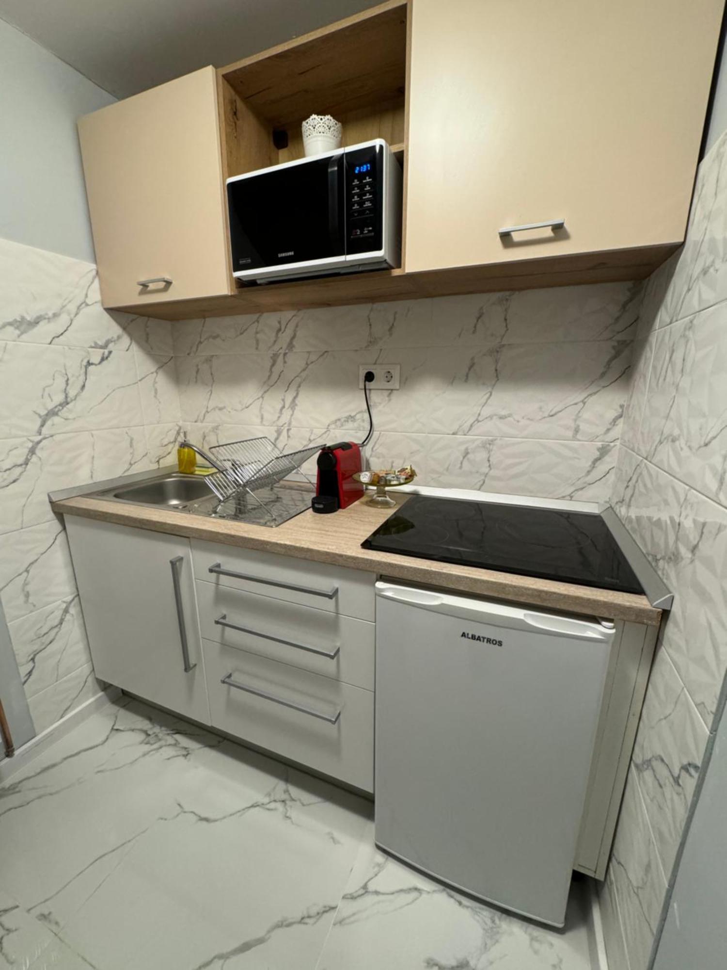 City Center Apartman Satu Mare Buitenkant foto