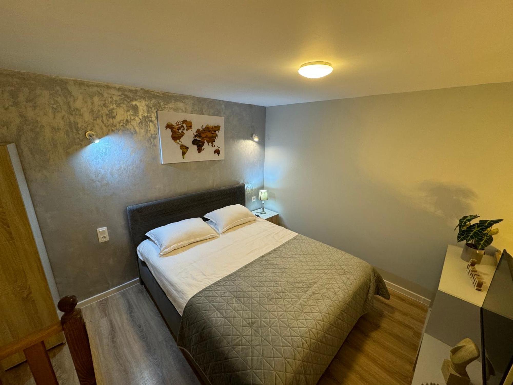 City Center Apartman Satu Mare Buitenkant foto