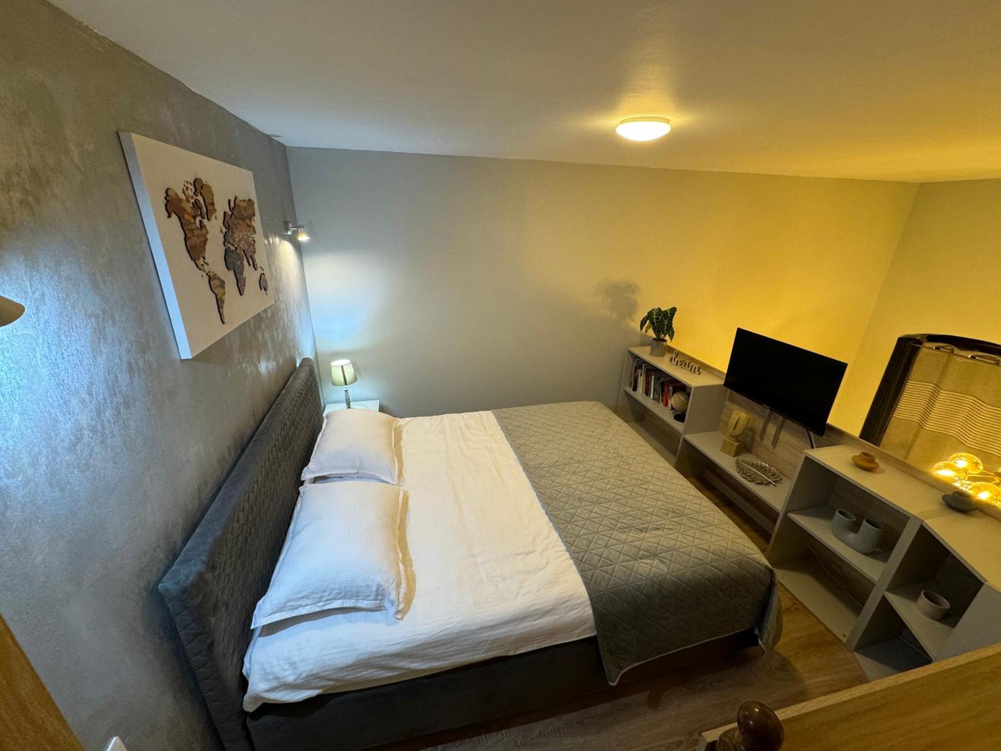 City Center Apartman Satu Mare Buitenkant foto